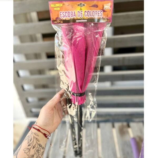 ESCOBA DE HALLOWEEN BRUJA ROSA - Imagen 2