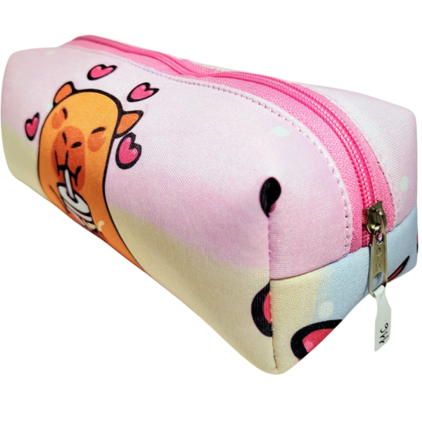 .CARTUCHERAS NEOPRENE "CAPIBARA PASTEL" TAMAÑO MEDIANO (LAVABLES) Cod 116 - Imagen 2