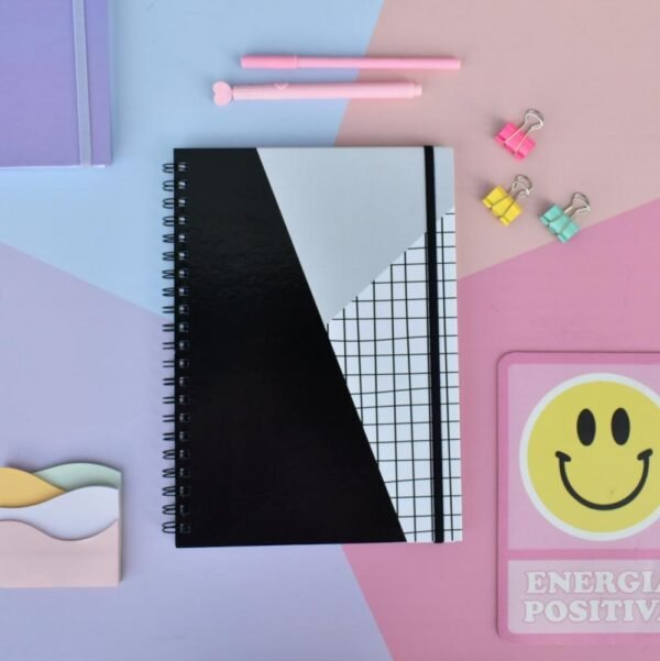 CUADERNOS UNIVERSITARIO C/ ESPIRAL 28 X 20 ” NEGRO CUADRILLÉ ” A4