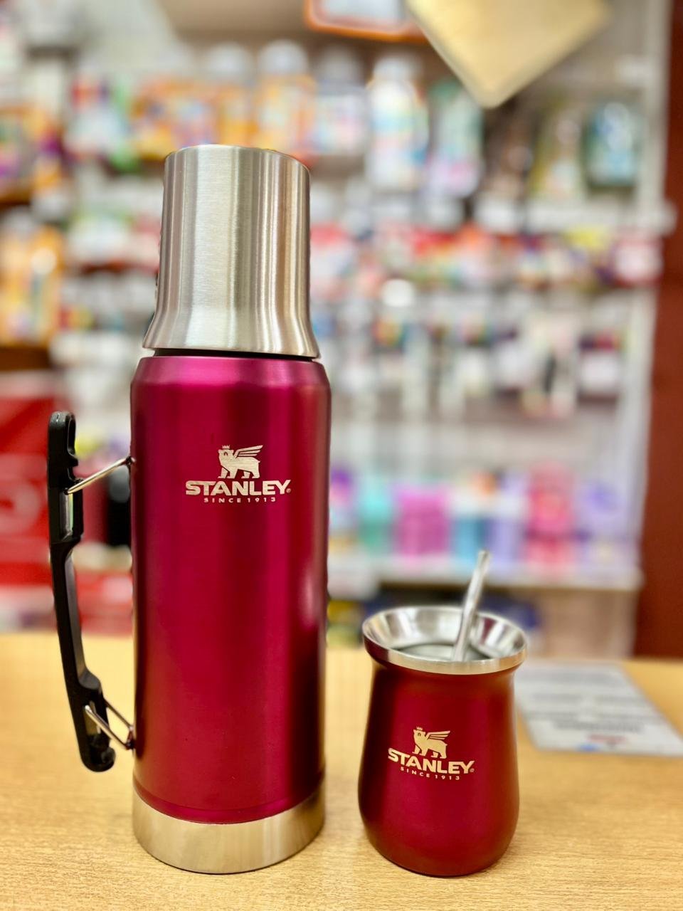 SET METALIZADO TIPO * TERMO STANLEY 1.2L + MATE 260ML + BOMBILLA / (NUEVO PICO VERTEDOR) ACERO INOXIDABLE