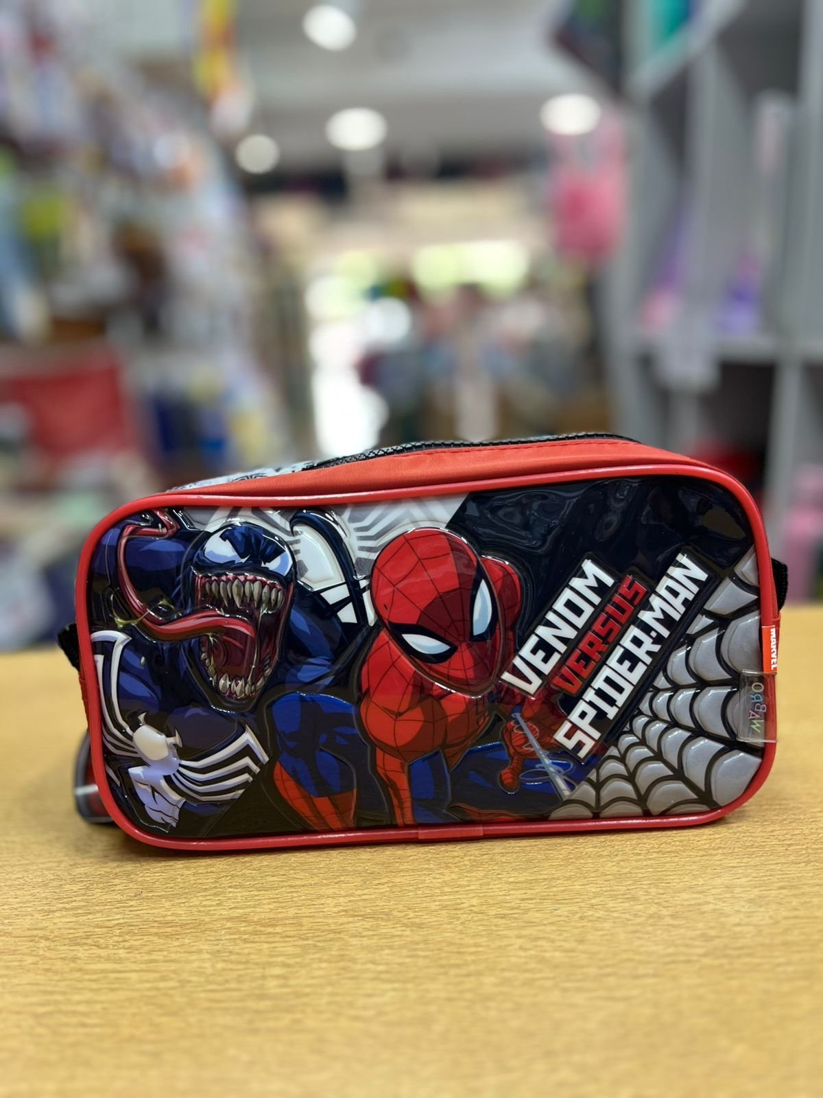 CARTUCHERAS *SPIDERMAN VS VENOM (ROJA) * WABRO GRANDE 1 CIERRE