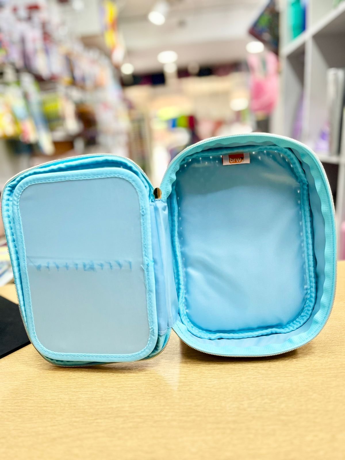 CARTUCHERAS 100 Lápices BRW ** CELESTE PERFORADA **  1 Cierre c/ Divisiones Internas - PREMIUM Reforzada