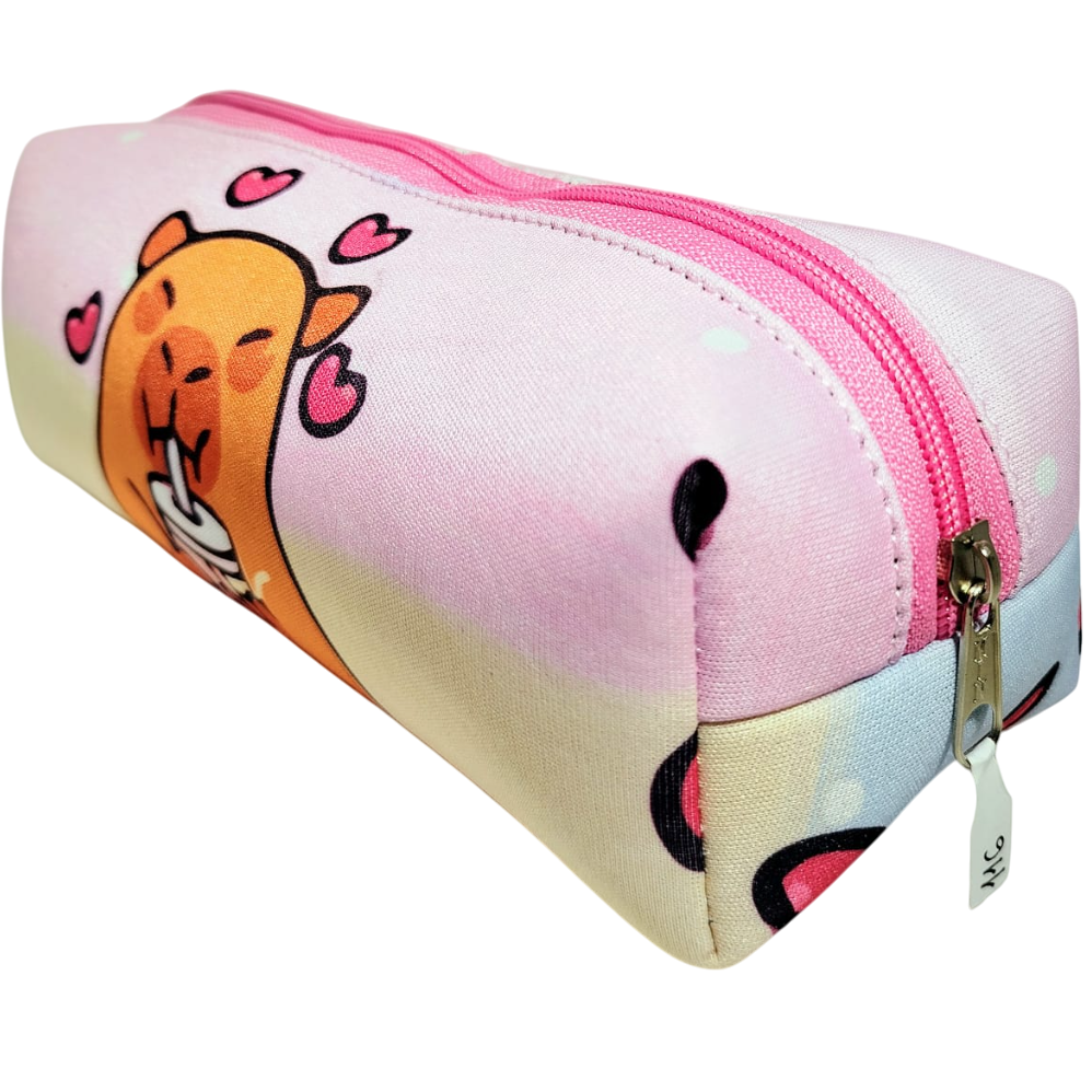 CARTUCHERAS NEOPRENE "CAPIBARA PASTEL" TAMAÑO MEDIANO (LAVABLES) Cod 116