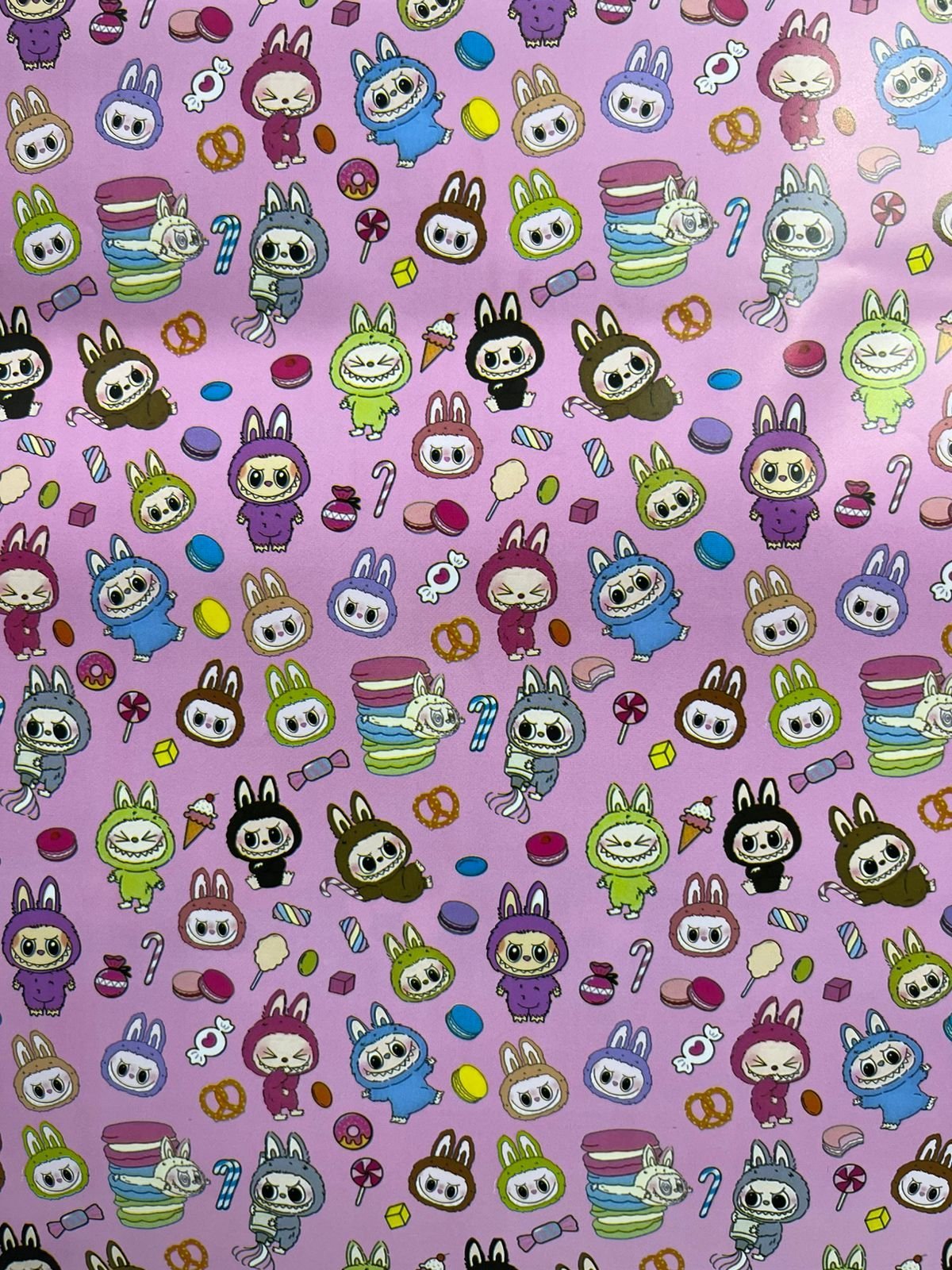 Papel de Regalo * Labubu * (Grande)