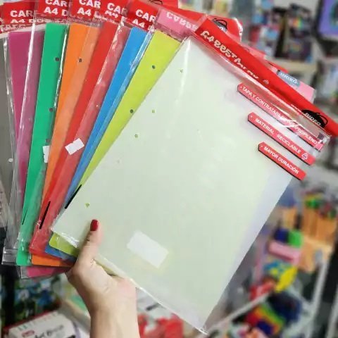 Tapa de Carpeta Universitaria A4 LISAS " TRASLUCIDAS " (TRANSPARENTES)