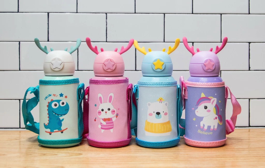 BOTELLA / TERMO INFANTIL * DINOSAURIO VERDE* C/ FUNDA 2 EN 1 ---> TAPA DE TERMO + PICO TIPO SORBETE 500ML ACERO INOXIDABLE