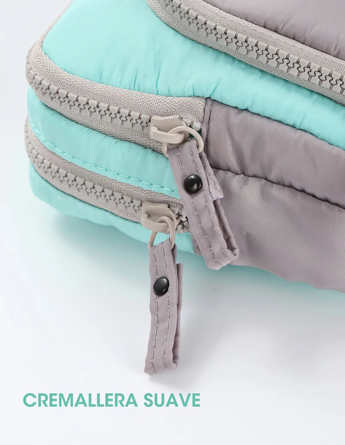 Cartucheras "Peluche Verde Carita de Nube 3 Cierres "  3 Divisiones Reforzadas