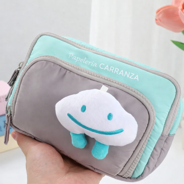 Cartucheras "Peluche Verde Carita de Nube 3 Cierres "  3 Divisiones Reforzadas