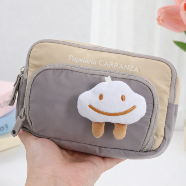 Cartucheras "Peluche Beige Carita de Nube 3 Cierres "  3 Divisiones Reforzadas