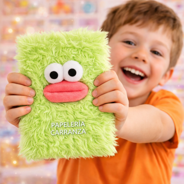 CUADERNOS C/ ESPIRAL 16 X 21 ” OJITOS VERDE CON PELUCHE ” A5 TAPA DURA