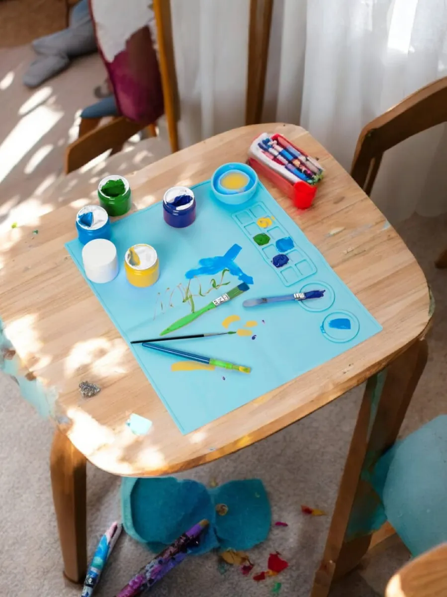 BASE DE SILICONA C/ VASITO CELESTE - TIPO MANTEL - LAVABLE PRACTICO FACIL