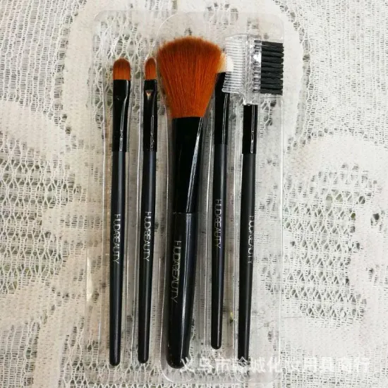 SET DE BROCHAS * Huda Beauty x5 unidades *  MAQUILLAJE