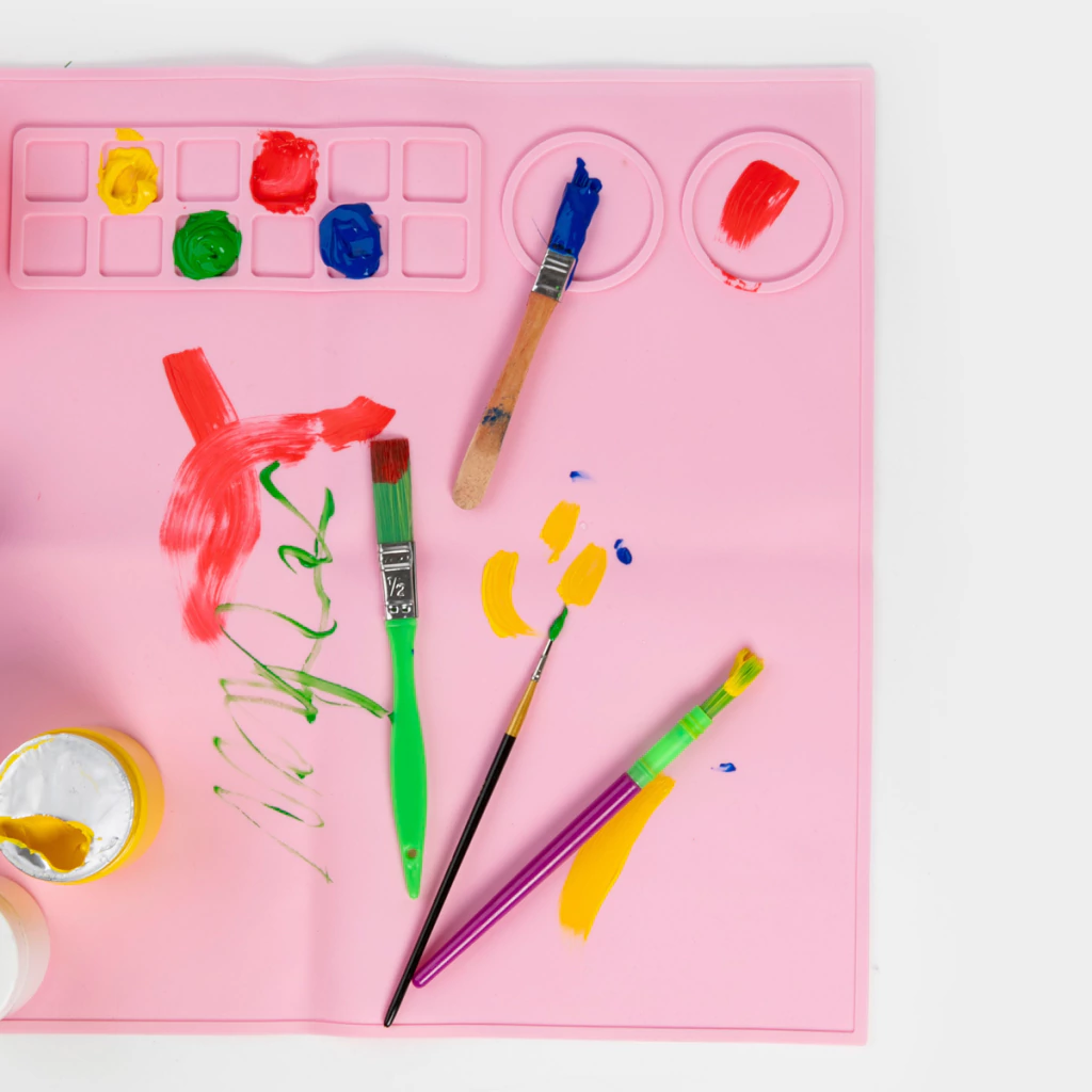 BASE DE SILICONA C/ VASITO ROSA - TIPO MANTEL - LAVABLE PRACTICO FACIL