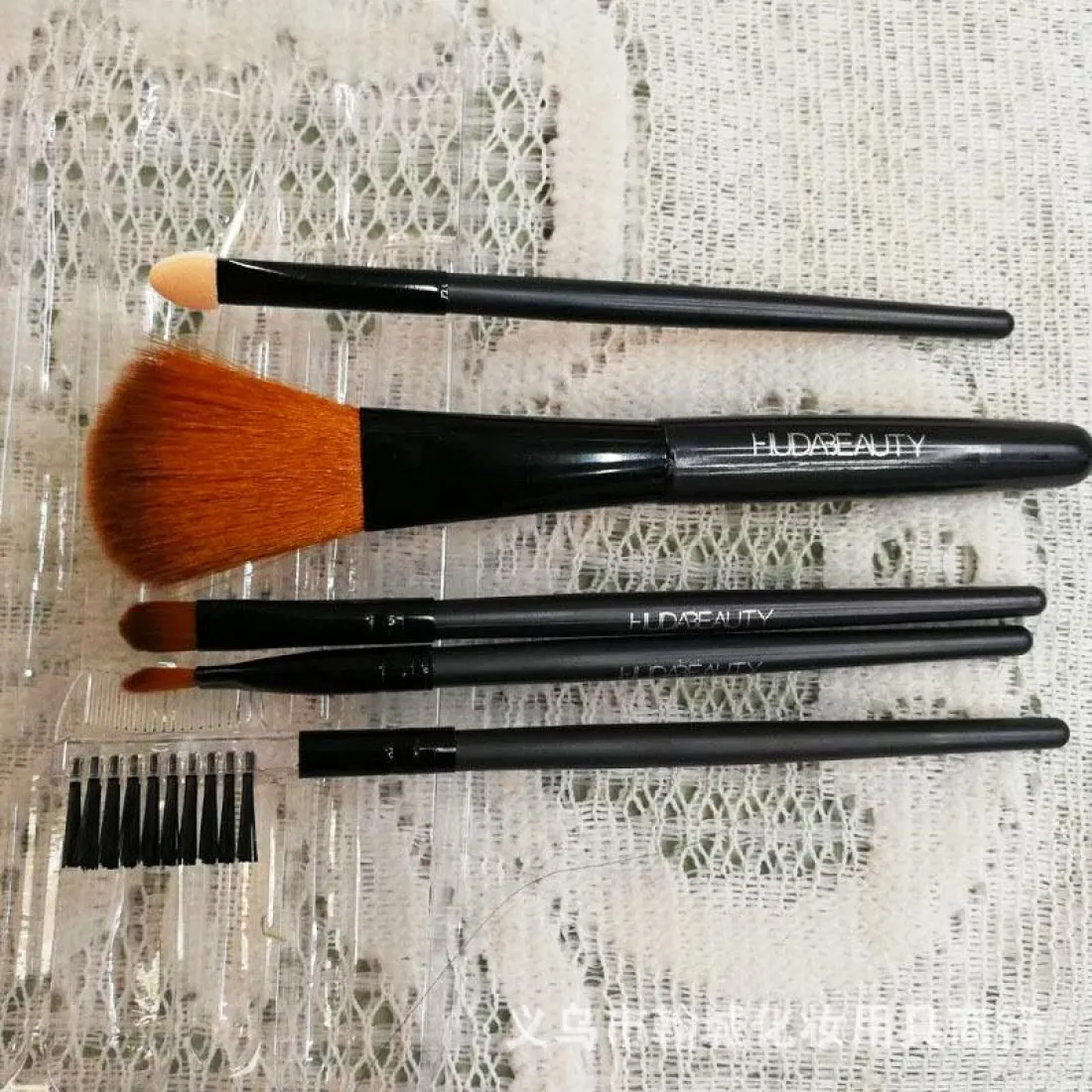SET DE BROCHAS * Huda Beauty x5 unidades *  MAQUILLAJE