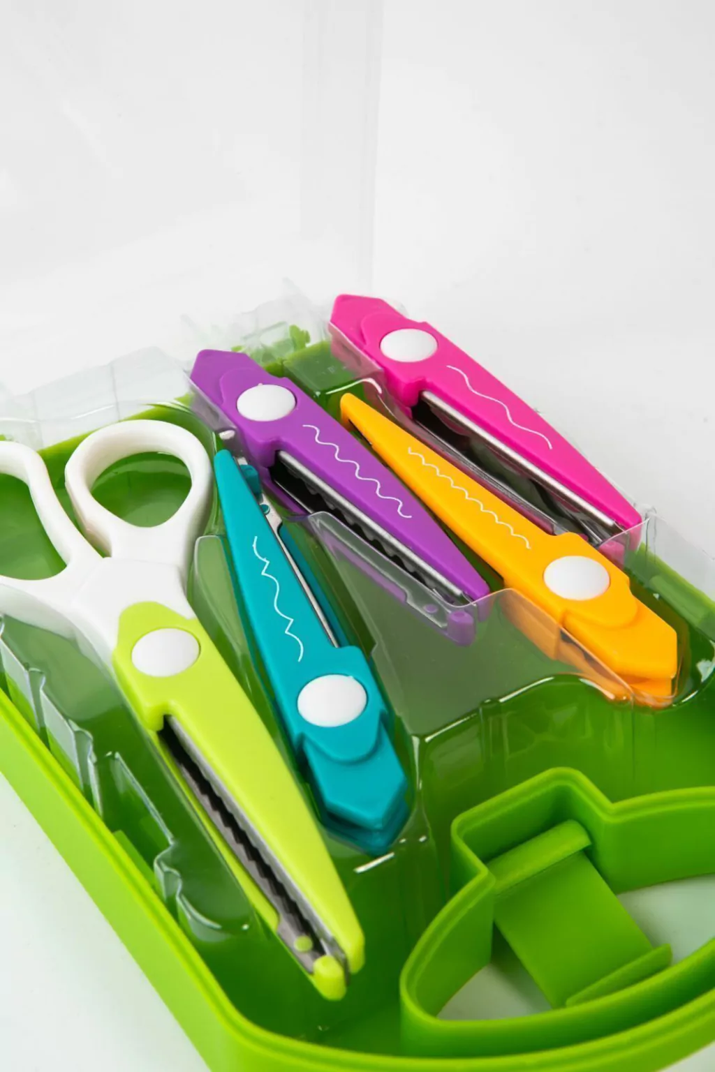 VALIJA DE TIJERAS CON FORMAS SET x 5 OLAMI