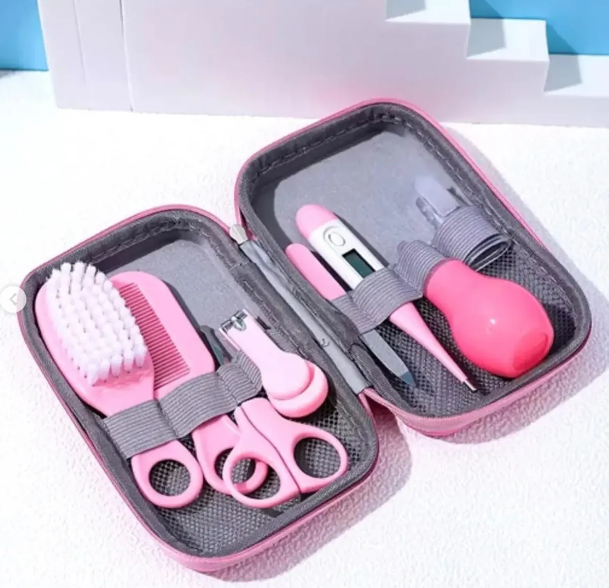 SET CUIDADO BEBE X 8 PIEZAS + NECESER ESTUCHE RIGIDO