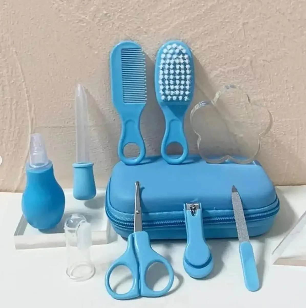 SET CUIDADO BEBE X 8 PIEZAS + NECESER ESTUCHE RIGIDO